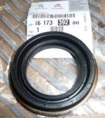 SP 1617339280 - Diff Seal LH